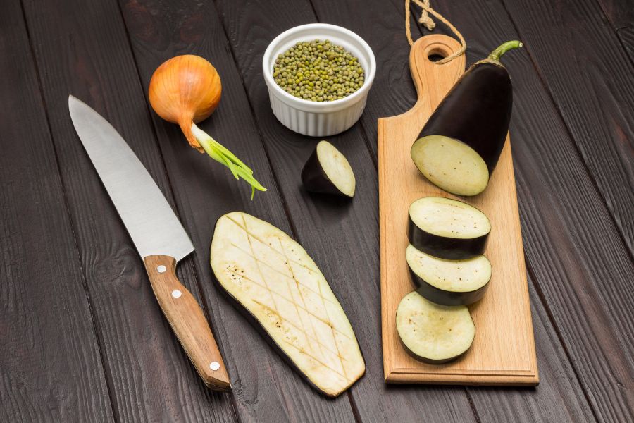 How to Choose the Right Kitchen Knife for Every Cut