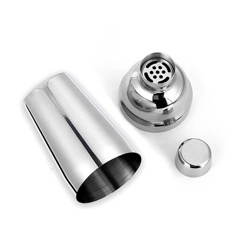 Cocktail Shaker Set - shaker and mixing glass detail - Green Grill
