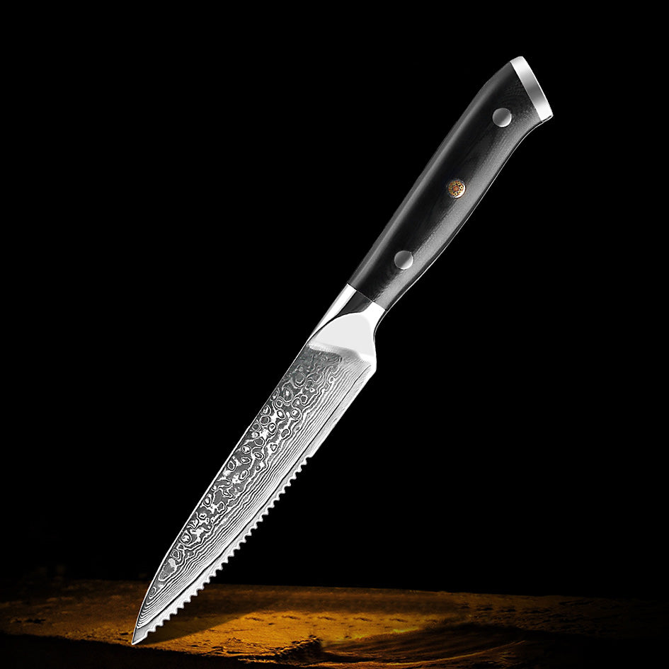 Kitchen Knives Professional Damascus – Premium Damascus steel steak knife with a sharp serrated edge and ergonomic black handle, perfect for effortlessly cutting meats.