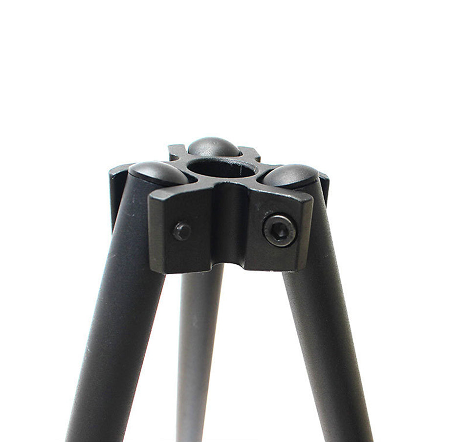 Tripod Fire Pit for Outdoor Cooking - tripod fixation detail showing height adjustment mechanism - Green Grill